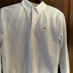 Vineyard Vines boys cotton solid shirt.